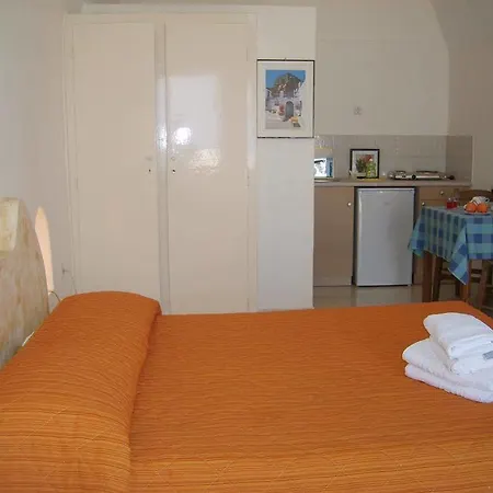 Caldera Butterfly Messaria (Santorini)